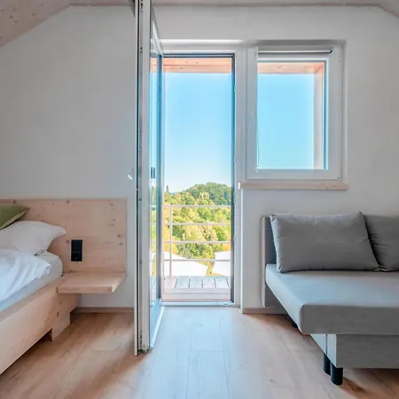 Retreat With Hot Tub & Sauna Zgornja Kungota