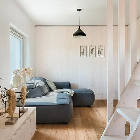 Chalet Retreat With Hot Tub & Sauna *