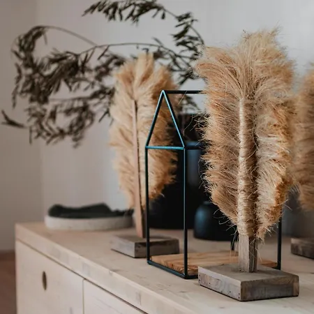 Retreat With Hot Tub & Sauna *