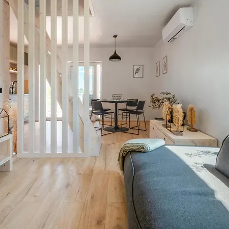 Retreat With Hot Tub & Sauna