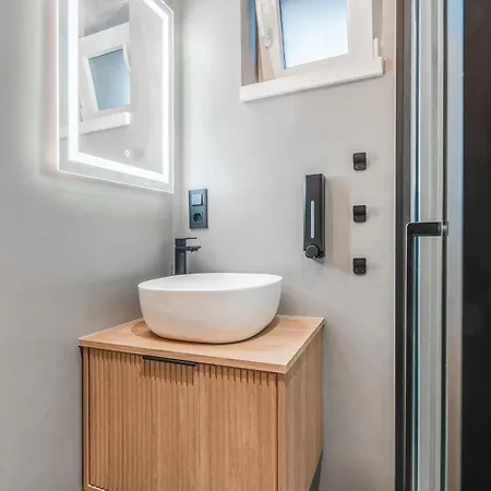 シャレー Retreat With Hot Tub & Sauna