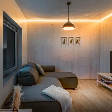 Chalet Retreat With Hot Tub & Sauna