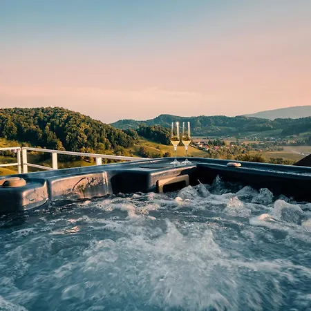 Retreat With Hot Tub & Sauna Zgornja Kungota