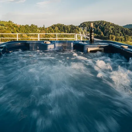 シャレー Retreat With Hot Tub & Sauna Zgornja Kungota