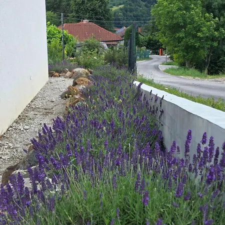 Retreat With Hot Tub & Sauna Zgornja Kungota