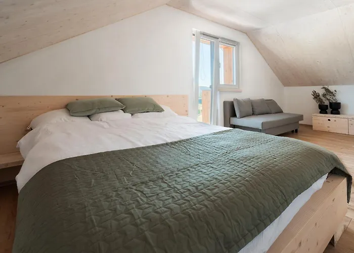 Retreat With Hot Tub & Sauna Dağ evi Zgornja Kungota