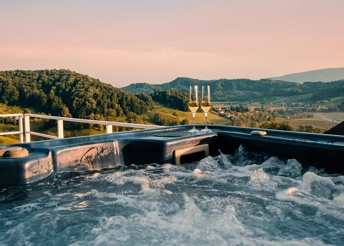Retreat With Hot Tub & Sauna Zgornja Kungota