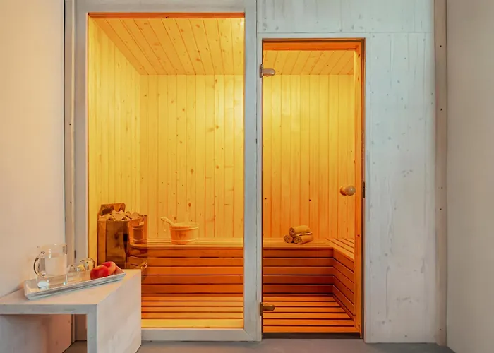 Retreat With Hot Tub & Sauna Dağ evi *